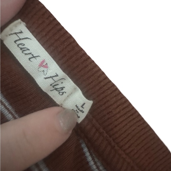 Heart Hips Brown Striped Top Slightly Cropped Size Large - Picture 5 of 5